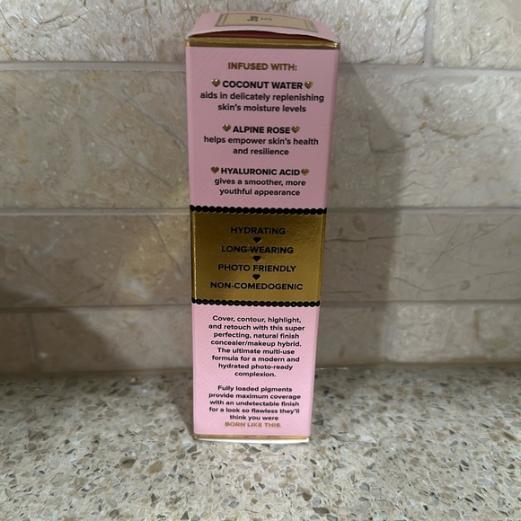 Too Faced Born Like This Concealer - Snow - Picture 2 of 4